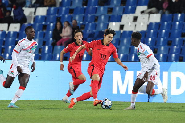 كوريا الجنوبية تتأهل إلى دور الـ16 في كأس العالم لكرة القدم للشباب 